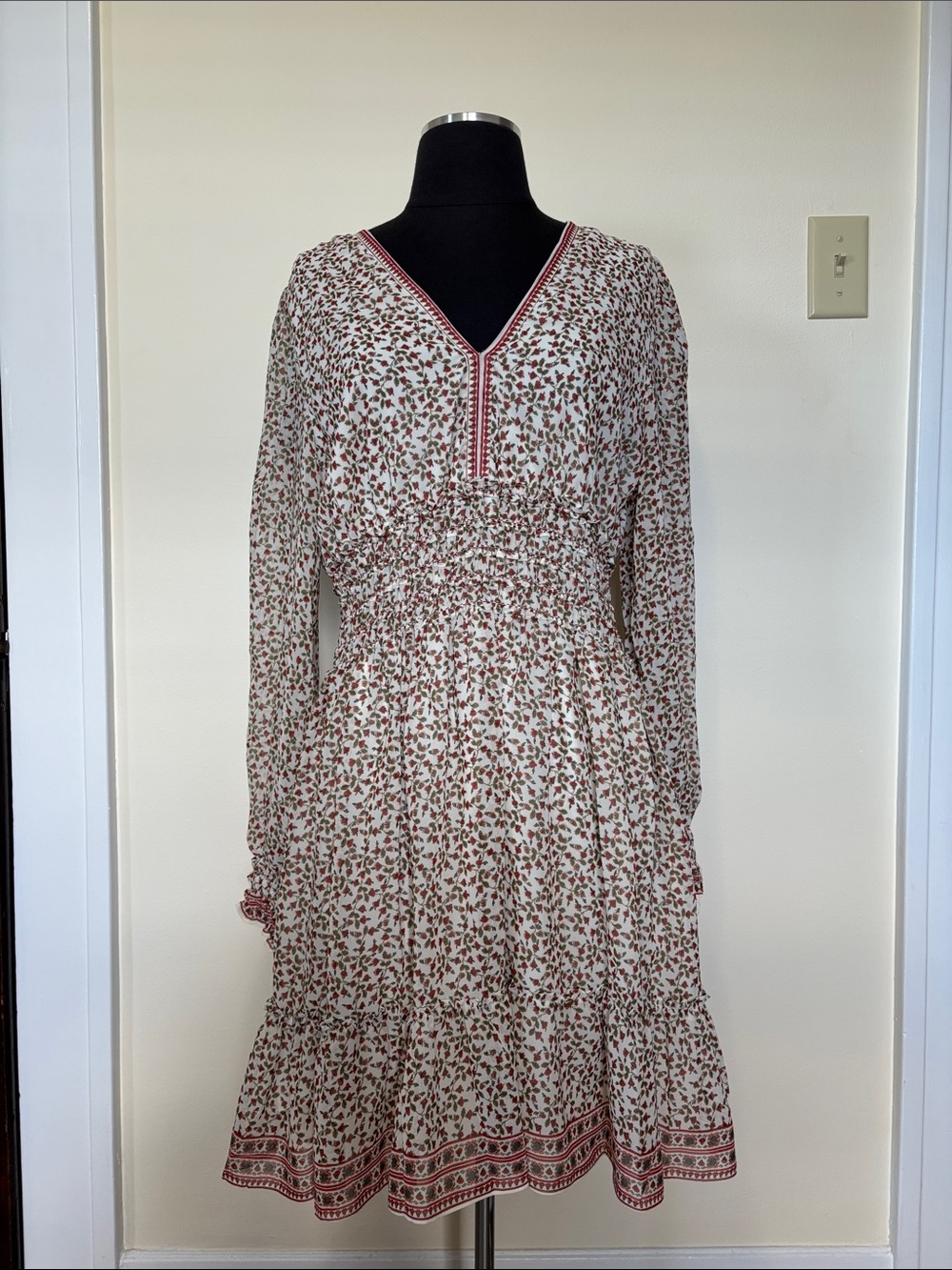 Max Studio Floral V-Neck Long Sleeve Dress - White with Red Floral Size Large